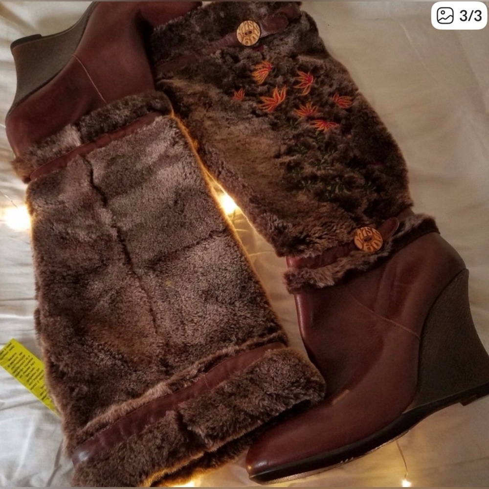 Brand new VINTAGE MISS SIXTY Fur flower embroidered boots